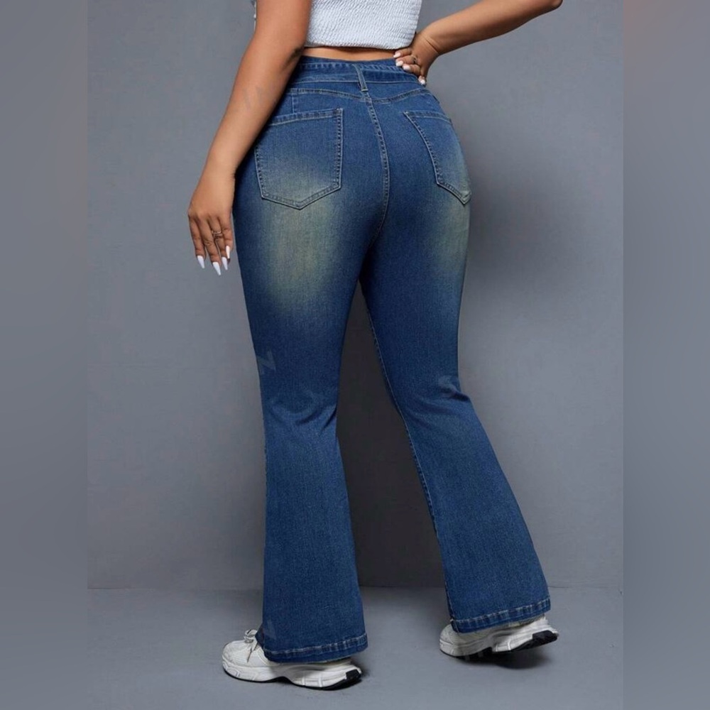 3/$20 ✨SHEIN ICON plus size vintage flare jeans